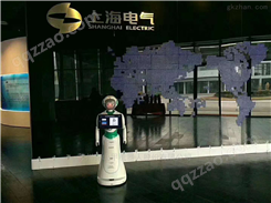江苏苏州四个万向轮车管所迎宾服务机器人